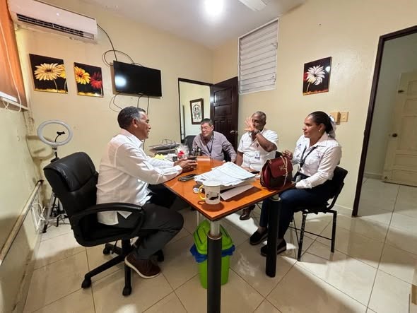 Reunión para futuras coordinaciones y actividades para la comunidad.